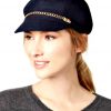 AUGUST HAT | כובע שחור בעיצוב שרשרת אוגוסט הט