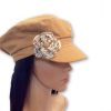 AUGUST HAT | כובע קאמל פרח לבן אוגוסט הט